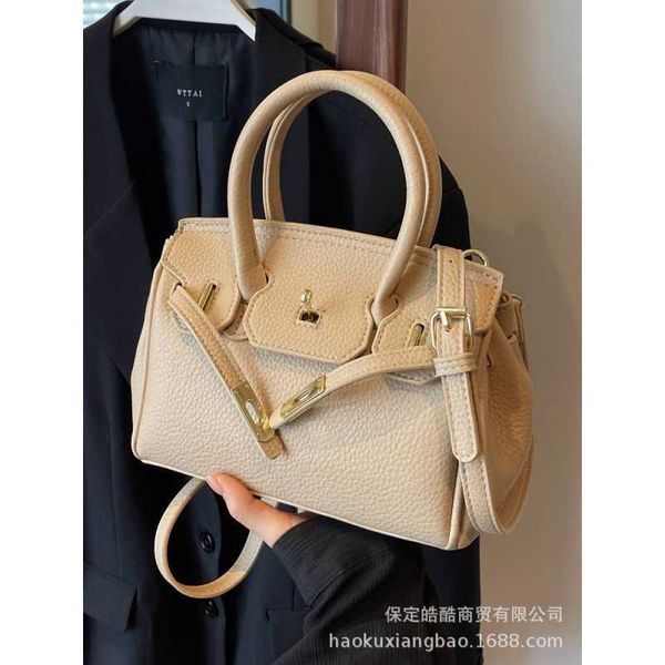h ermes brikis tote bags for women wholesale advanced and westernized small bag 2023 new women's popular versatile crossbody fashion ha
h ermes brikis tote bags for women wholesale advanced and westernized small bag 2023 new women's popular versatile crossbody fashion ha