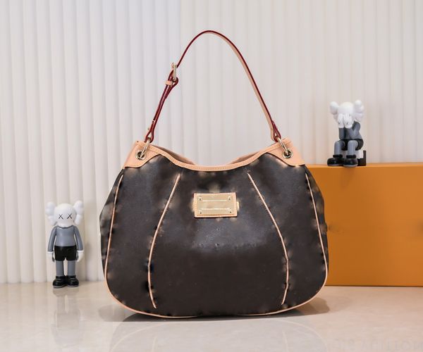 fashion classic women's handbag shoulder bag leather designer luxury formal casual inner partition size 42-29-11cm m56832
fashion classic women's handbag shoulder bag leather designer luxury formal casual inner partition size 42-29-11cm m56832