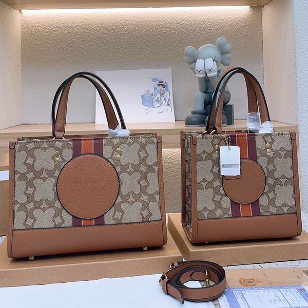 designer luxurys bag fashion tote bags shoulder crossbody bag women purse handbag classic letter pattern shopping handbags large capacity du
designer luxurys bag fashion tote bags shoulder crossbody bag women purse handbag classic letter pattern shopping handbags large capacity du