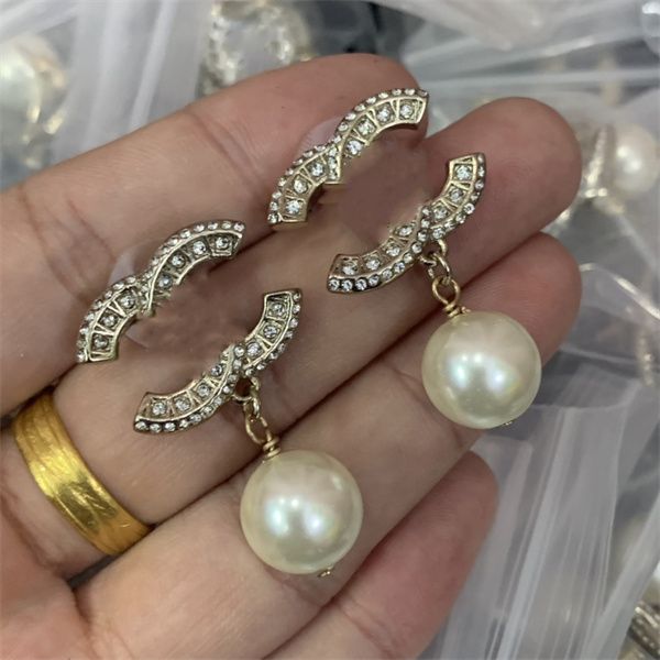 gold stud earring ccity woman luxury designer jewelry women classics c logo hoop crystal pearl earrings, Golden;silver
gold stud earring ccity woman luxury designer jewelry women classics c logo hoop crystal pearl earrings, Golden;silver