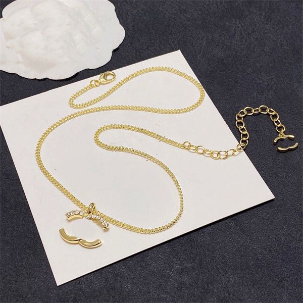 designer gold silvery c-letter pendant necklaces chain crysatal choker brand ccity necklaces for women wedding party jewelry couple gifts 33, Silver
designer gold silvery c-letter pendant necklaces chain crysatal choker brand ccity necklaces for women wedding party jewelry couple gifts 33, Silver