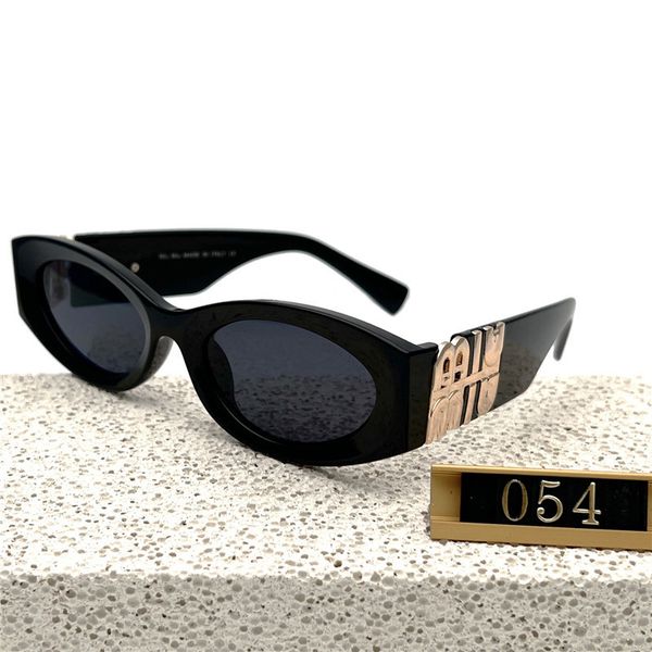 designer sunglasses for women and men fashion model special uv400 protection letters big leg double beam frame outdoor luxury design women s, White;black
designer sunglasses for women and men fashion model special uv400 protection letters big leg double beam frame outdoor luxury design women s, White;black
