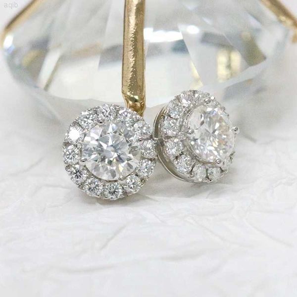 luxury moissanite stud earrings white d color 8mm 2ct round moissanite diamond sterling silver925 halo ear studs, Golden
luxury moissanite stud earrings white d color 8mm 2ct round moissanite diamond sterling silver925 halo ear studs, Golden