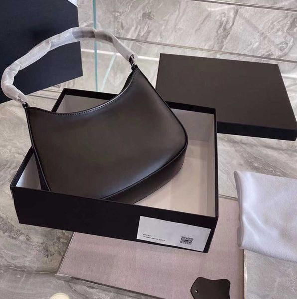 new cleo underarm shoulder bags handbags crossbody bag heart-shaped decoration tarpaulin genuine leather wholesale european and american fas
new cleo underarm shoulder bags handbags crossbody bag heart-shaped decoration tarpaulin genuine leather wholesale european and american fas