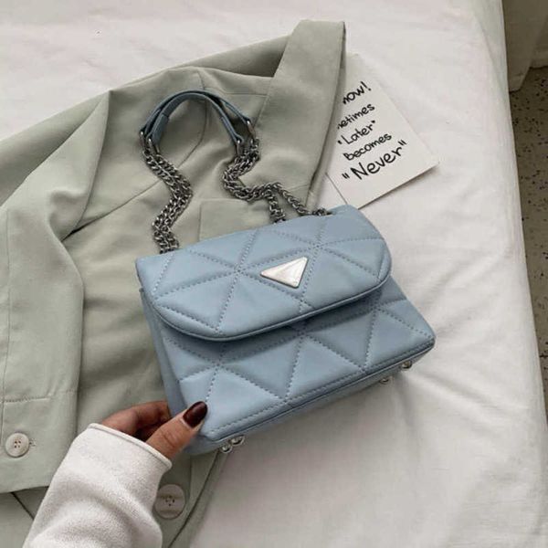 2023 factory direct sales simple and atmospheric triangular pattern sewing single shoulder crossbody fashionable new women's bag
2023 factory direct sales simple and atmospheric triangular pattern sewing single shoulder crossbody fashionable new women's bag