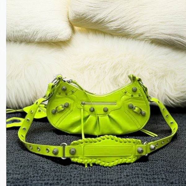2023 classic green cowhide women's bag zipper large capacity one shoulder underarm bag inner and outer sandwich leisure fashion persona
2023 classic green cowhide women's bag zipper large capacity one shoulder underarm bag inner and outer sandwich leisure fashion persona