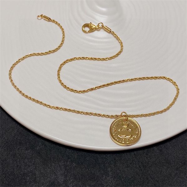 designer gold silvery c-letter pendant necklaces chain crysatal choker brand ccity necklaces for women wedding party jewelry couple gift 784, Silver
designer gold silvery c-letter pendant necklaces chain crysatal choker brand ccity necklaces for women wedding party jewelry couple gift 784, Silver