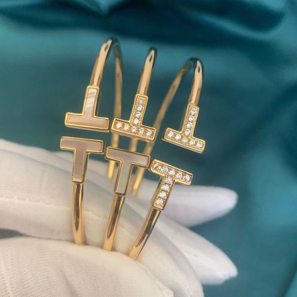 designer new v gold high edition champagne gold diamond white fritillaria double t open bracelet small and luxury bracelet valentine's, Black
designer new v gold high edition champagne gold diamond white fritillaria double t open bracelet small and luxury bracelet valentine's, Black