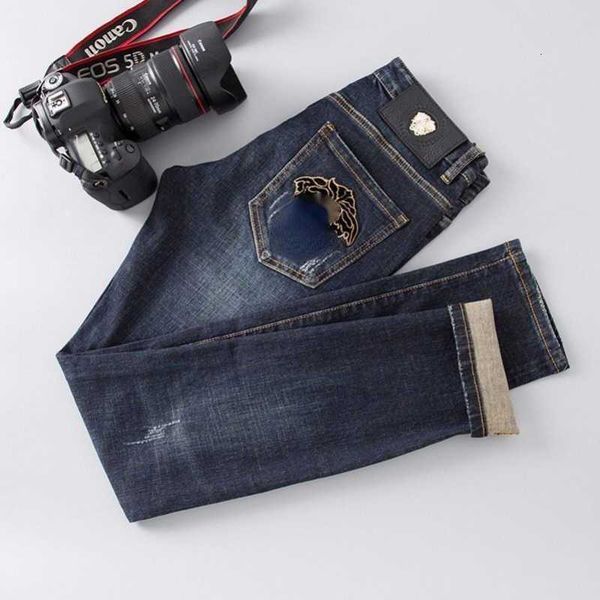 2023 high version mens jeans medusa embroidered trousers designer casual straight pants hip hop washed denim size 28-38, Blue
2023 high version mens jeans medusa embroidered trousers designer casual straight pants hip hop washed denim size 28-38, Blue