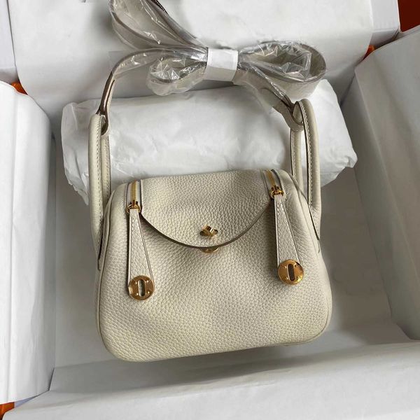 9a original edition h ermes lindiss bags online shop high set head layer tc cowhide lindi fully hand sewn honey wax thread doctor bag single
9a original edition h ermes lindiss bags online shop high set head layer tc cowhide lindi fully hand sewn honey wax thread doctor bag single