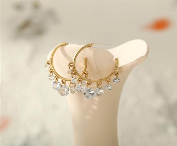 hoop huggie 2021 korean style crystal earring for women design circle female fashion brincos party jewelry gifts3014578, Golden;silver
hoop huggie 2021 korean style crystal earring for women design circle female fashion brincos party jewelry gifts3014578, Golden;silver