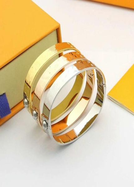 2022 rose gold classic bracelet women jewelry design diamond bracelet fashion titanium steel bracelet goldplated never fade h2798543, Golden;silver
2022 rose gold classic bracelet women jewelry design diamond bracelet fashion titanium steel bracelet goldplated never fade h2798543, Golden;silver
