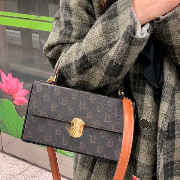 box bag printed decoration oversized gold buckle designer bag box bag crossbody bag luxurys handbags shoulder bag luxury bag
box bag printed decoration oversized gold buckle designer bag box bag crossbody bag luxurys handbags shoulder bag luxury bag