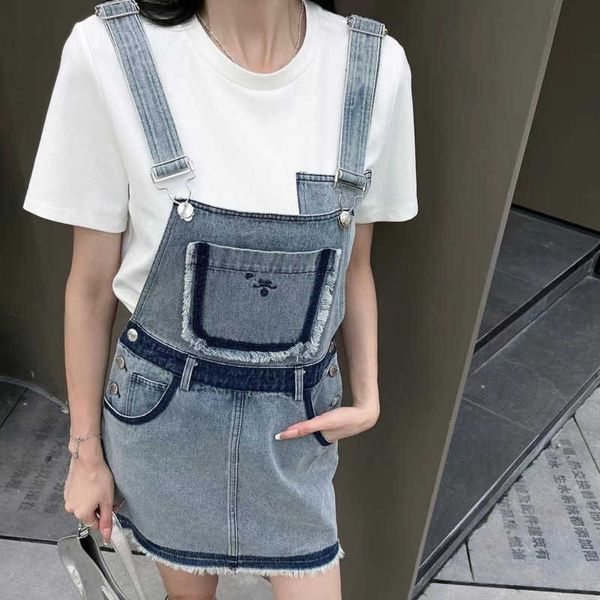 23ss spring summer new dress p designer skirt contrasting color embroidery letters denim raw edge suspender skirt age reduction fashion casu, Black;gray
23ss spring summer new dress p designer skirt contrasting color embroidery letters denim raw edge suspender skirt age reduction fashion casu, Black;gray