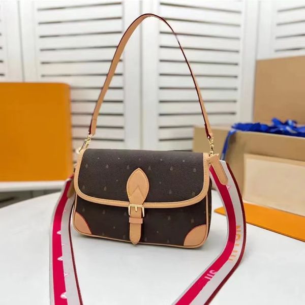 shoulder bag totes baguette bag crossbody bag diane baguette bag alphabet flip bag ladies presbyterian designer diane stylish handbag for la
shoulder bag totes baguette bag crossbody bag diane baguette bag alphabet flip bag ladies presbyterian designer diane stylish handbag for la