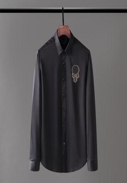 2021 luxurys designers dress shirt menswear fashion society black men solid color business casual mens long sleeve m3xl119455309, White;black
2021 luxurys designers dress shirt menswear fashion society black men solid color business casual mens long sleeve m3xl119455309, White;black