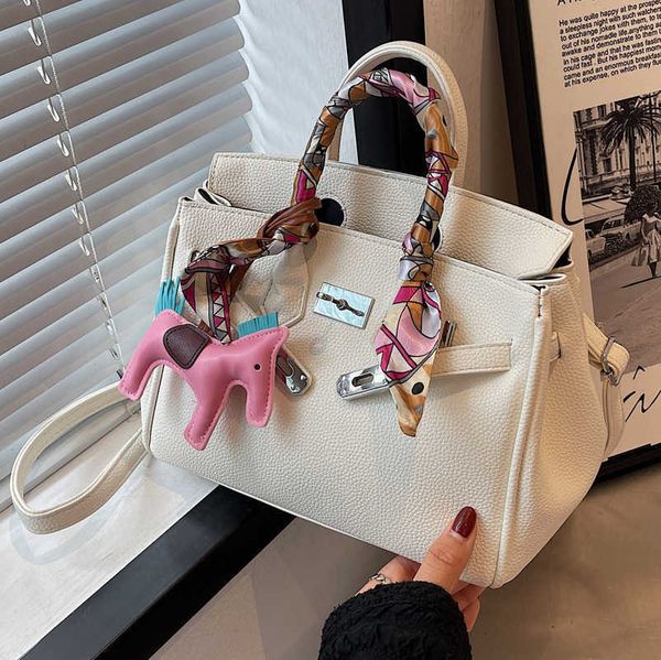 brikis's h ermes designer tote bags french texture bag 2023 autumn new versatile ins messenger fashion simple handbag with real logo
brikis's h ermes designer tote bags french texture bag 2023 autumn new versatile ins messenger fashion simple handbag with real logo