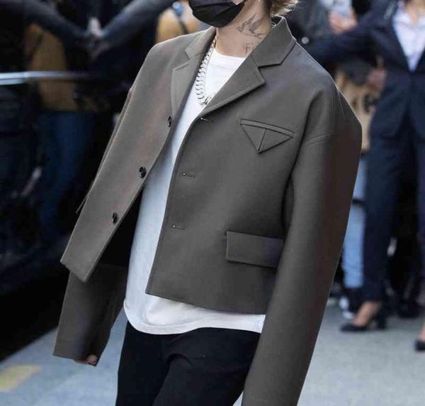 style loose short coat khaki zipper jacket spring and summer new ins triangular silhouette men women vibe perfect replica 222480631, Black;brown
style loose short coat khaki zipper jacket spring and summer new ins triangular silhouette men women vibe perfect replica 222480631, Black;brown