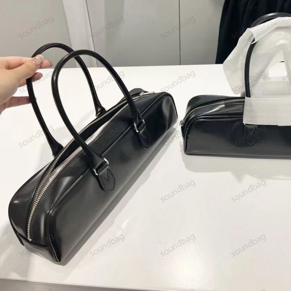 2023 designer ultra-long classic baguette: doctor's edition, stylish & versatile, dark chic sweet-cool hand-carry & crossbody for women
2023 designer ultra-long classic baguette: doctor's edition, stylish & versatile, dark chic sweet-cool hand-carry & crossbody for women