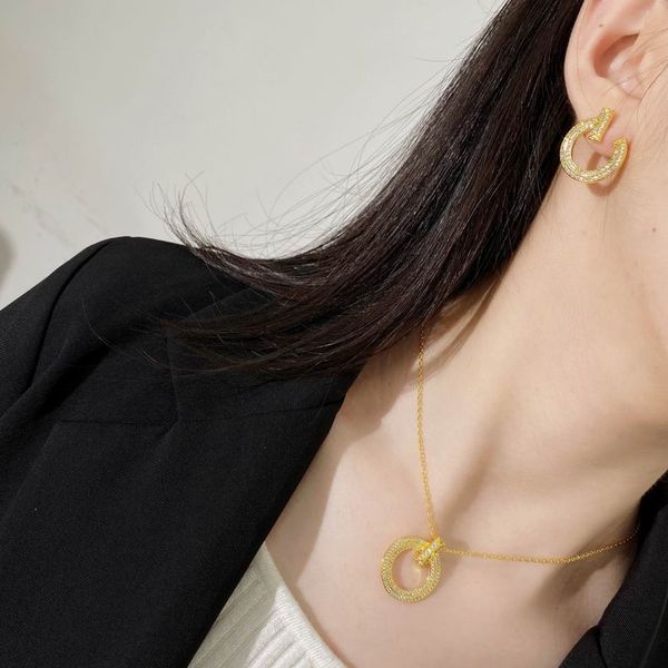 2023 lovely cute long gold thin stainless steel chain two crystal diamonds rings pengent women necklace earrings suit with dust bag and box, Black
2023 lovely cute long gold thin stainless steel chain two crystal diamonds rings pengent women necklace earrings suit with dust bag and box, Black