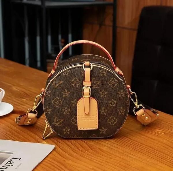 designer bag women crossbody shoulderbag chain messenger tote bag removable round zipped coin tote luxury old flower handbag lady clutch cro
designer bag women crossbody shoulderbag chain messenger tote bag removable round zipped coin tote luxury old flower handbag lady clutch cro