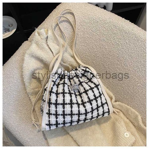 shoulder bags 2023 new trend popular bag women's versatile woolen water bucket shoulder bag advanced sense student commuting tote bagst
shoulder bags 2023 new trend popular bag women's versatile woolen water bucket shoulder bag advanced sense student commuting tote bagst