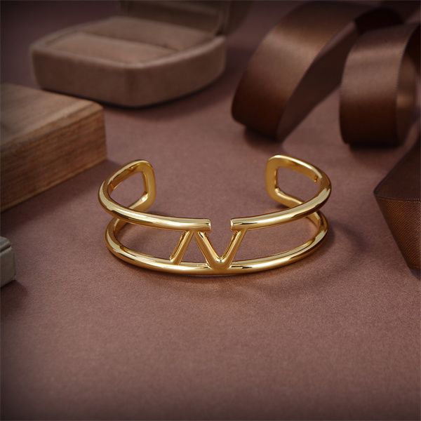 designer letter v logo bangle bracelets jewelry luxury women fashion jewelry metal valentinolies woman charm bracelet man gift 11, Black
designer letter v logo bangle bracelets jewelry luxury women fashion jewelry metal valentinolies woman charm bracelet man gift 11, Black