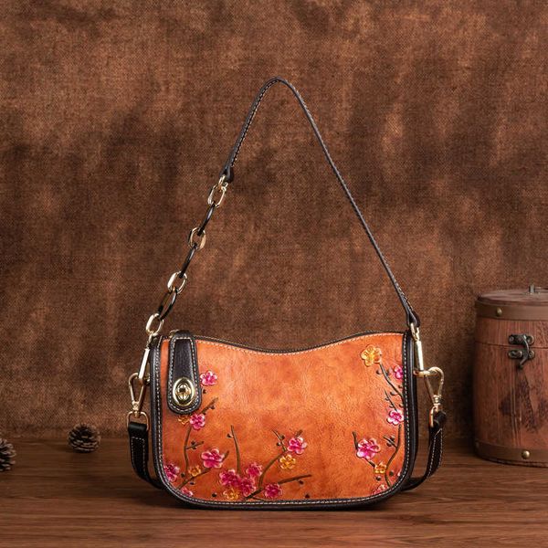 women's new spring/summer underarm headband layer cowhide fashionable and simple shoulder bag embossed diagonal bag
women's new spring/summer underarm headband layer cowhide fashionable and simple shoulder bag embossed diagonal bag