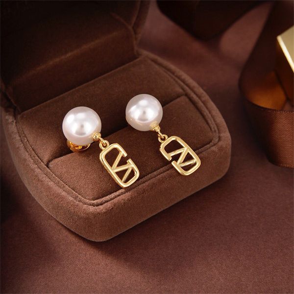designer earring letter v logo stud earing luxury women fashion hoop jewelry metal valentinolies earring 532345, Golden;silver
designer earring letter v logo stud earing luxury women fashion hoop jewelry metal valentinolies earring 532345, Golden;silver