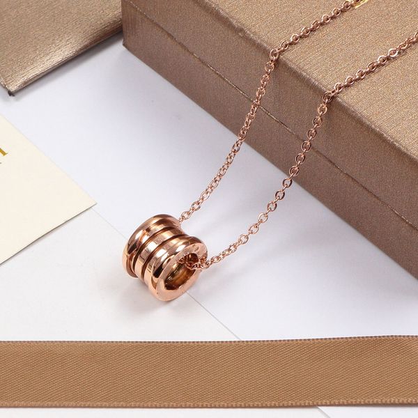 luxury necklace classic spring designer jewelry men and women couples star style clavicle chain pendant titanium steel luxury brand chain pa, Golden;silver
luxury necklace classic spring designer jewelry men and women couples star style clavicle chain pendant titanium steel luxury brand chain pa, Golden;silver