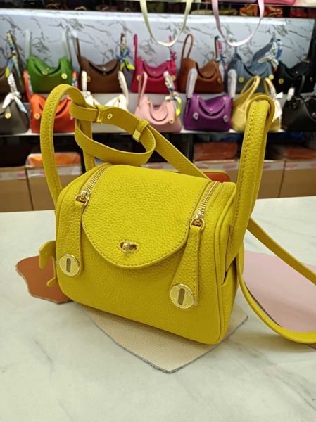 h ermes lindiss tote bags online store mini gold buckle lingdi bag for women 2023 new westernized versatile doctor pillow crossbo with real
h ermes lindiss tote bags online store mini gold buckle lingdi bag for women 2023 new westernized versatile doctor pillow crossbo with real