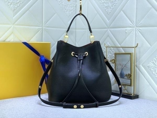 luxury designer bag bucket shoulder bag printed purse women's tote bag leather handbag crossbody bag large capacity network celebrity b
luxury designer bag bucket shoulder bag printed purse women's tote bag leather handbag crossbody bag large capacity network celebrity b