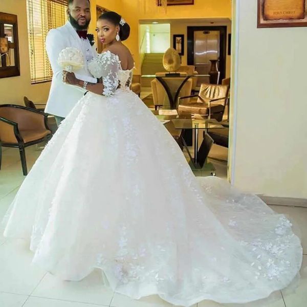 luxury ball gown wedding dresses bateau long sleeves off the shoulder lace net appliqued cathedral bridal gowns elegant arabian, White
luxury ball gown wedding dresses bateau long sleeves off the shoulder lace net appliqued cathedral bridal gowns elegant arabian, White