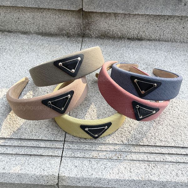luxury designer wide brimmed headband for women hair band girls p-letter elastic headband suitable for sports fitness headband headband very, Silver
luxury designer wide brimmed headband for women hair band girls p-letter elastic headband suitable for sports fitness headband headband very, Silver