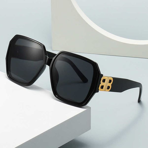 2023 new fashion large frame bb style men's and women's square ins korean sunglasses, White;black
2023 new fashion large frame bb style men's and women's square ins korean sunglasses, White;black