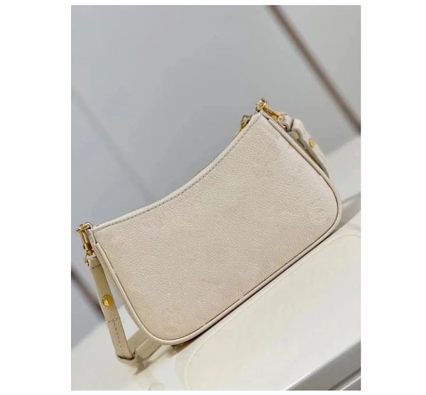 origina monograms embossed easy pouch on strap bag handbag women messenger handbags water ripples tote pochette chain shoulder crossbody bag
origina monograms embossed easy pouch on strap bag handbag women messenger handbags water ripples tote pochette chain shoulder crossbody bag