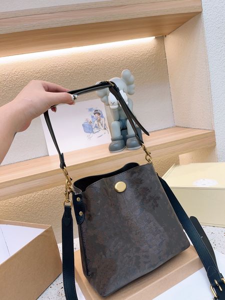willow bucket bag drawstring women fashion shopping satchels shoulder bag hobo handbag crossbody messenger bags leather luxury designer purs
willow bucket bag drawstring women fashion shopping satchels shoulder bag hobo handbag crossbody messenger bags leather luxury designer purs
