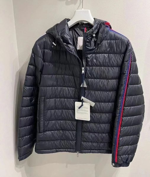 23ss winter down jacket men's jacket black white stripe trim logo logo quilted hooded zipper down jacket coat parka luxury coat hoodie
23ss winter down jacket men's jacket black white stripe trim logo logo quilted hooded zipper down jacket coat parka luxury coat hoodie