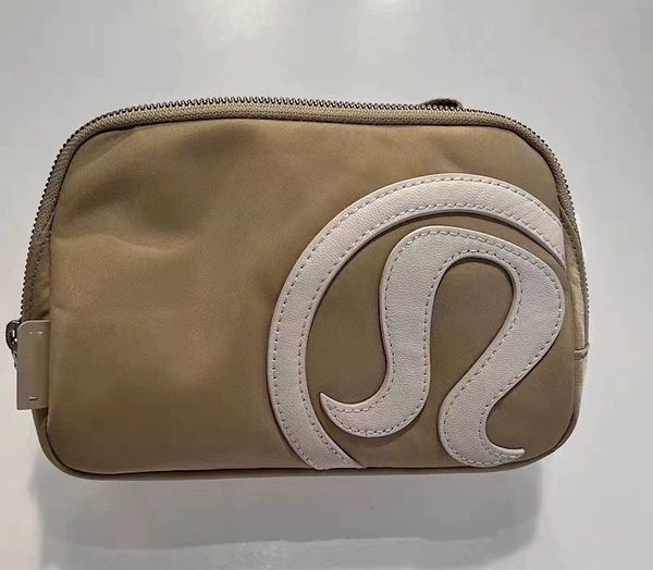 luxury designer bag new fashion outdoor sports running fitness mobile storage multifunctional waistpack waist bag with large capacity bag
luxury designer bag new fashion outdoor sports running fitness mobile storage multifunctional waistpack waist bag with large capacity bag