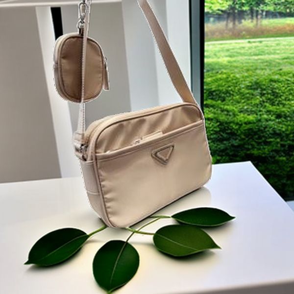 2023 stars same style boutique nylon black men's and women's same shoulder crossbody bag zipper opening with key coin bag life lei
2023 stars same style boutique nylon black men's and women's same shoulder crossbody bag zipper opening with key coin bag life lei