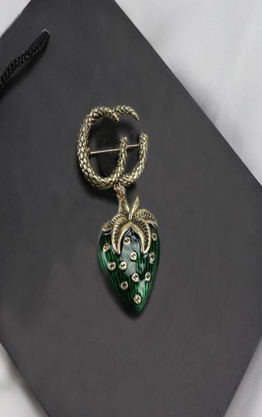 designer brooch strawberry pendant fashion womens broochs engraving luxury jewelry social party brooch 898889, Gray
designer brooch strawberry pendant fashion womens broochs engraving luxury jewelry social party brooch 898889, Gray