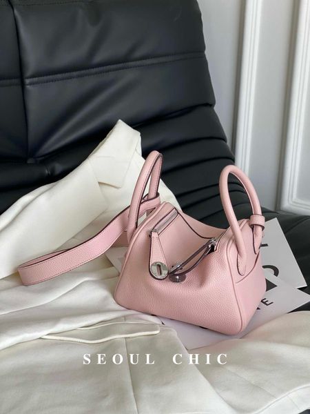 h ermes lindiss for women seoulchic advanced lychee pattern handbag 2023 new minimalist doctors bag single shoulder cros with real logo
h ermes lindiss for women seoulchic advanced lychee pattern handbag 2023 new minimalist doctors bag single shoulder cros with real logo