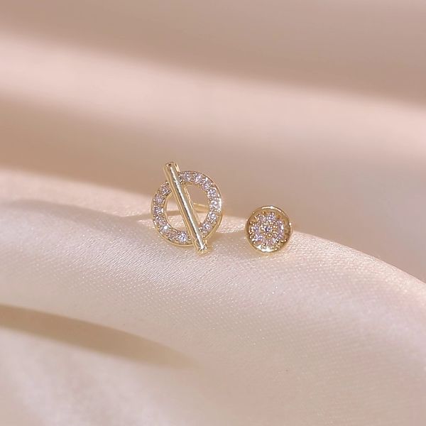 asymmetrical diamond stud earrings light luxury jewelry designer earrings for woman hoop studs earrings small women geometric earrings, Golden
asymmetrical diamond stud earrings light luxury jewelry designer earrings for woman hoop studs earrings small women geometric earrings, Golden