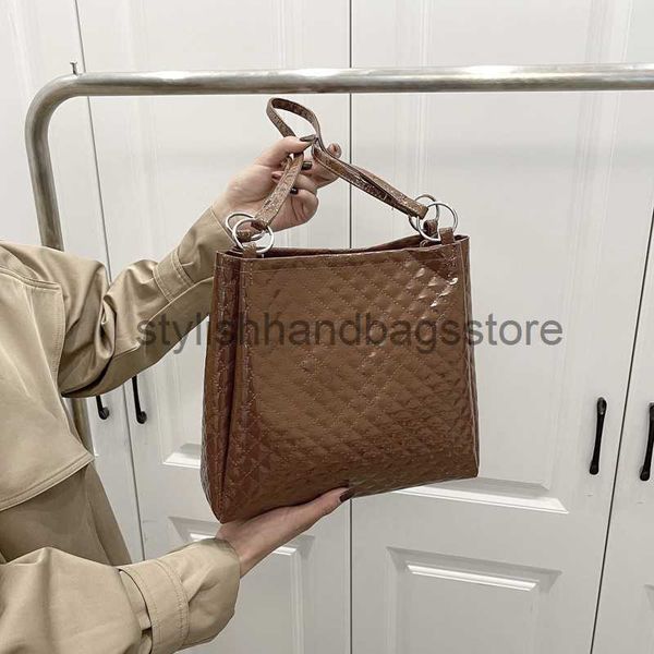 shoulder soft leather large capacity single shoulder for women tote 2023 spring/summer new western style commuter women's bagstylishhan
shoulder soft leather large capacity single shoulder for women tote 2023 spring/summer new western style commuter women's bagstylishhan
