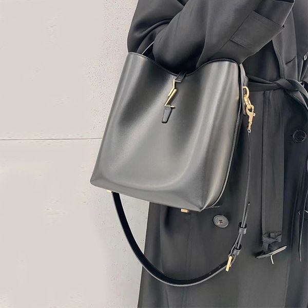 fashion bags designers bucket bag drawstring women leather shoulder bag shiny handbags purse wallet female black large shopping purse messen
fashion bags designers bucket bag drawstring women leather shoulder bag shiny handbags purse wallet female black large shopping purse messen