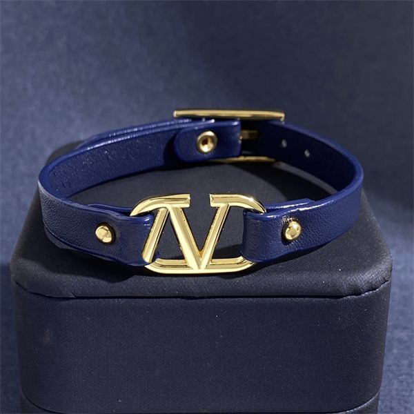 designer letter v logo bangle bracelets jewelry luxury women fashion jewelry metal valentinolies woman charm bracelet man gift 13234, Black
designer letter v logo bangle bracelets jewelry luxury women fashion jewelry metal valentinolies woman charm bracelet man gift 13234, Black
