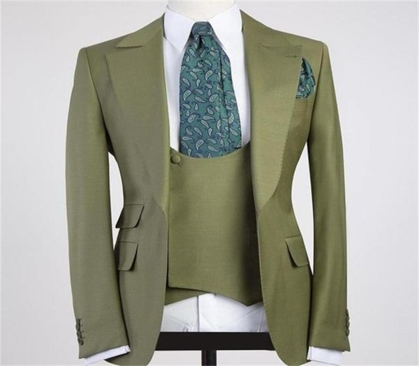 green men suits blazer for wedding costume homme groom tuxedos set terno masculino slim fit vintage pieces men039s blazers9755198, White;black
green men suits blazer for wedding costume homme groom tuxedos set terno masculino slim fit vintage pieces men039s blazers9755198, White;black