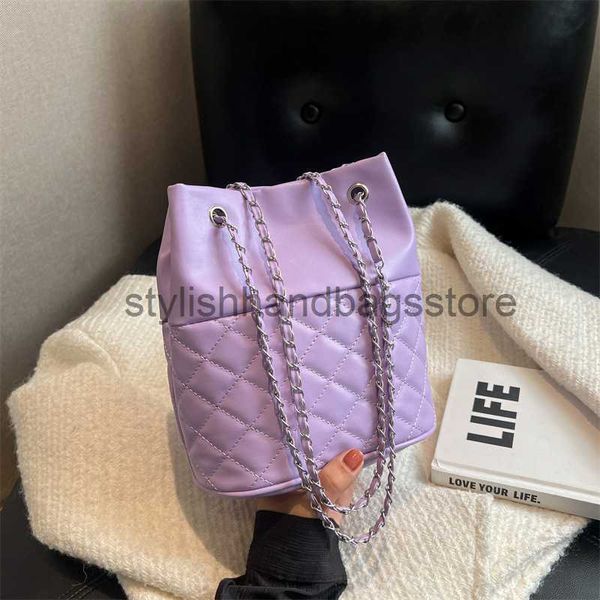 shoulder chain bucket with foreign charm and internet celebrity 2023 summer new fashion lingge women's popular cross body this yearstyl
shoulder chain bucket with foreign charm and internet celebrity 2023 summer new fashion lingge women's popular cross body this yearstyl