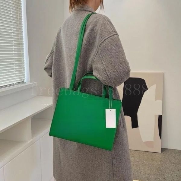 fashion crossbody bag shoulder bag soft leather small medium handbag women men luxury casual tote bag shopping designer bag shopping bag wal
fashion crossbody bag shoulder bag soft leather small medium handbag women men luxury casual tote bag shopping designer bag shopping bag wal