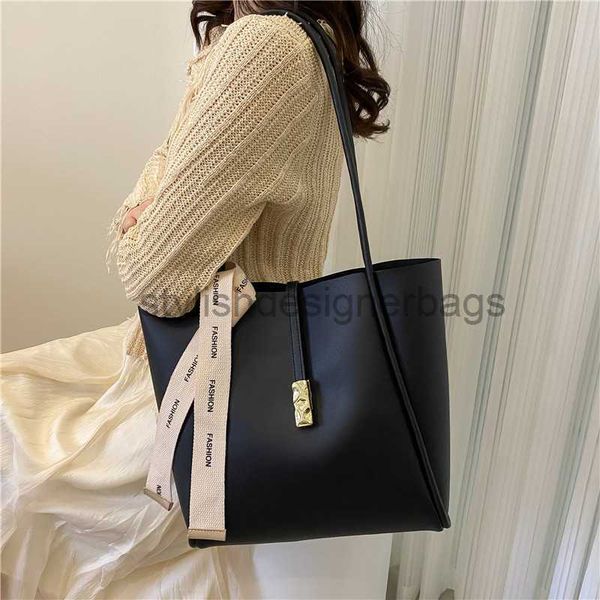 shoulder bags high capacity popular texture contrast tote bag this year 2023 new trendy korean version fashionable and simple shoulder bagst
shoulder bags high capacity popular texture contrast tote bag this year 2023 new trendy korean version fashionable and simple shoulder bagst